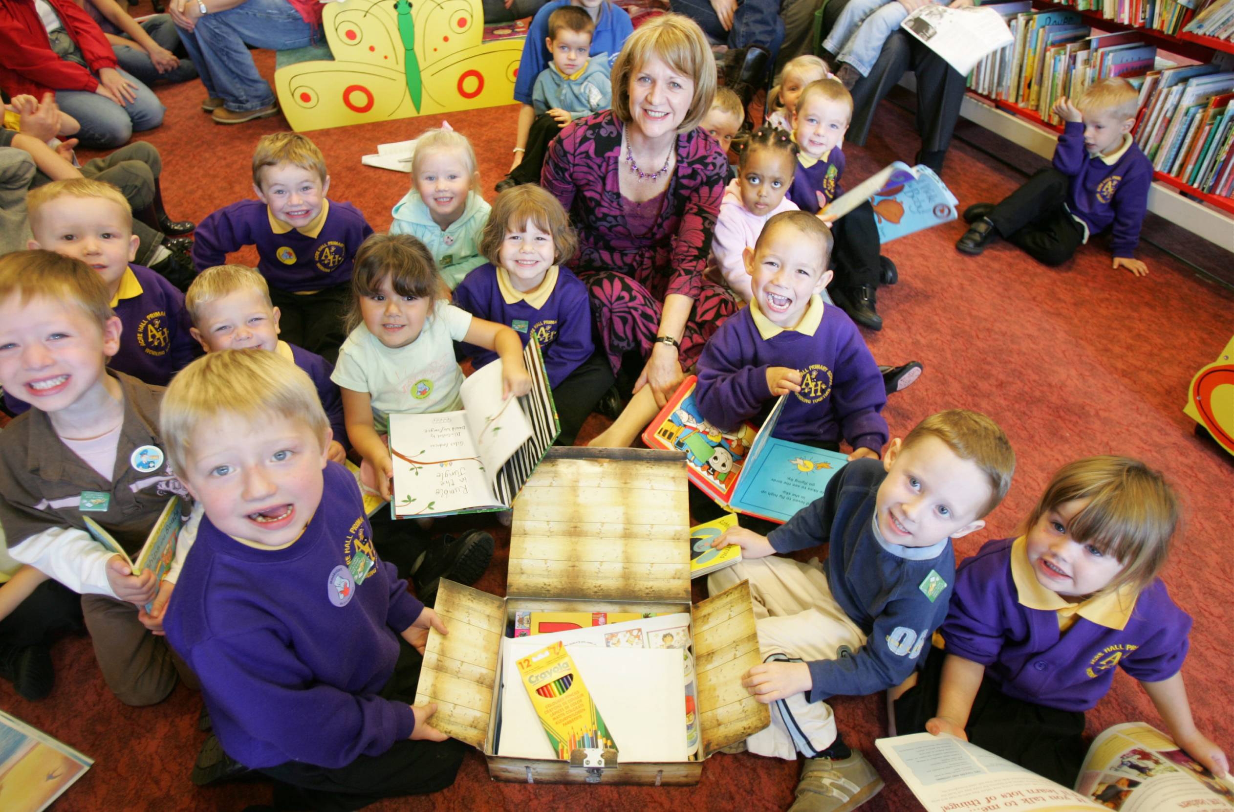 Bev with children at Woodsend Library
